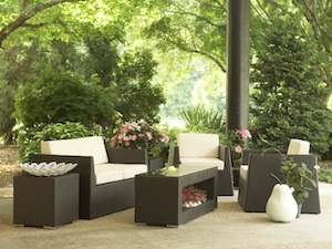 How to Rent Furniture for the Outdoors