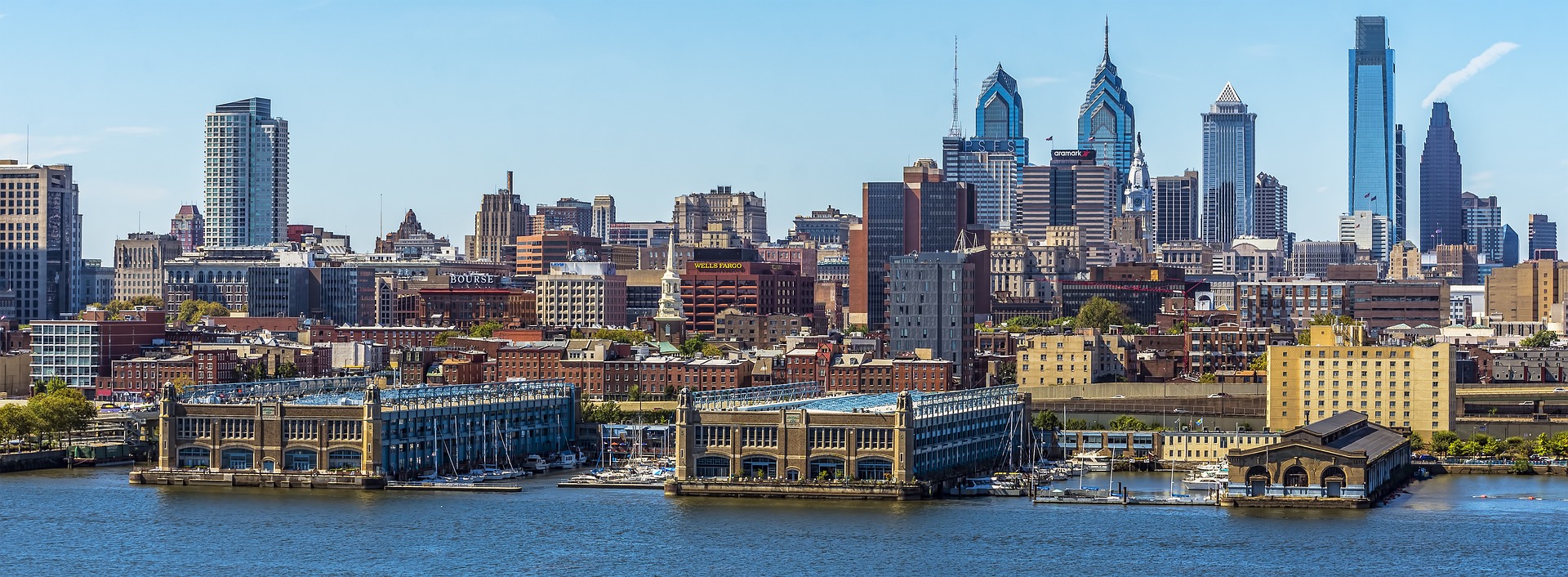 Philadelphia skyline with the riverfront and skyscrapers
