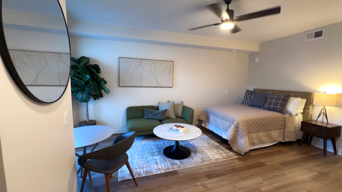 CORT Account Executive Kenny Gallo helped the Loria Ansley in Midtown Atlanta with creating a furnished student apartments for lease-up