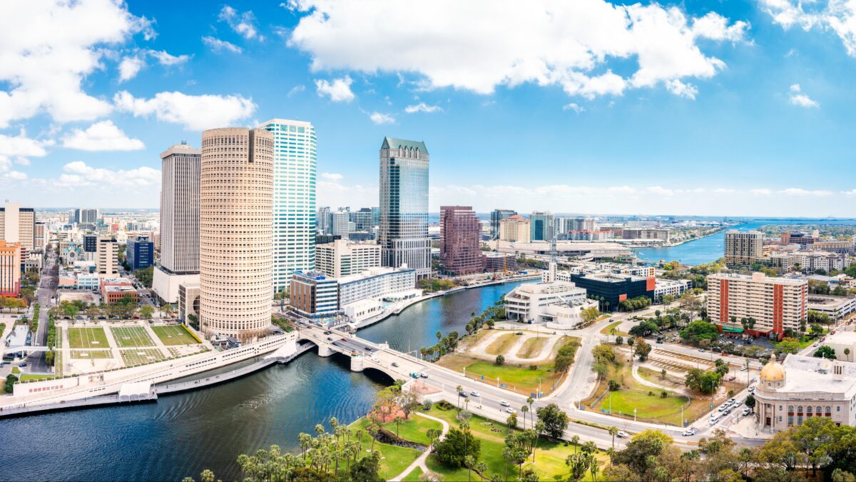 Downtown Tampa skyline on a sunny day—reflecting the experience of a fresh start in Florida and fast, flexible apartment furnishing.